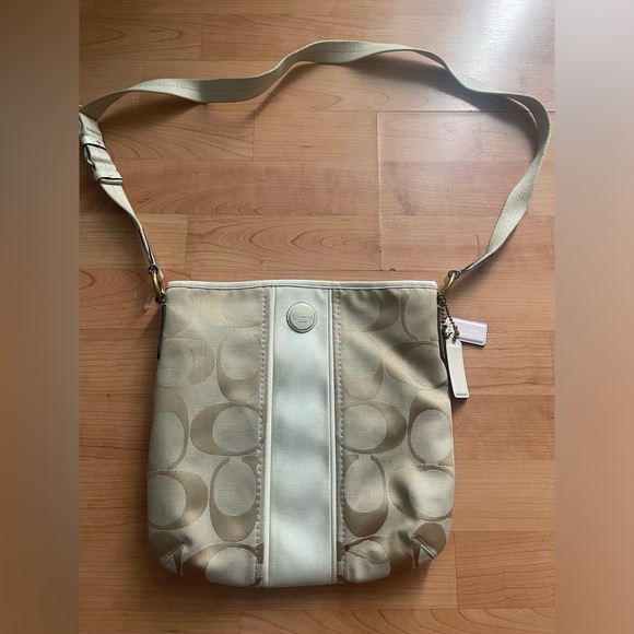 FOUR DESIGNER ITEMS small/medium cross body bags and fossil wallet - Picture 2 of 7